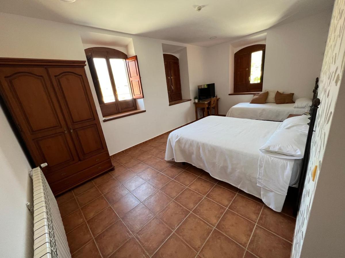 Hostal Villa El Colmenar Mombeltran Exterior photo